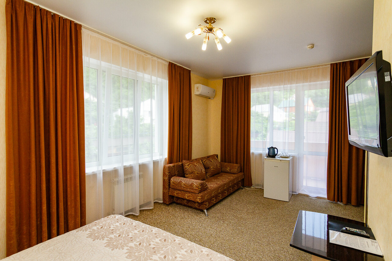 Гостиница Адмирал Небуг