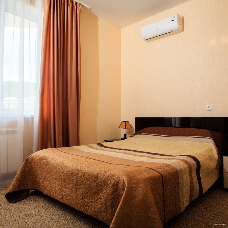 Гостиница Адмирал Небуг-83