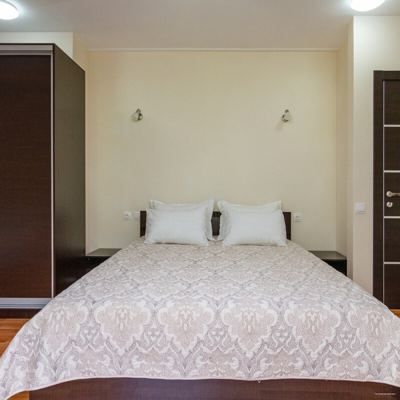 Гостиница Адмирал Небуг-94