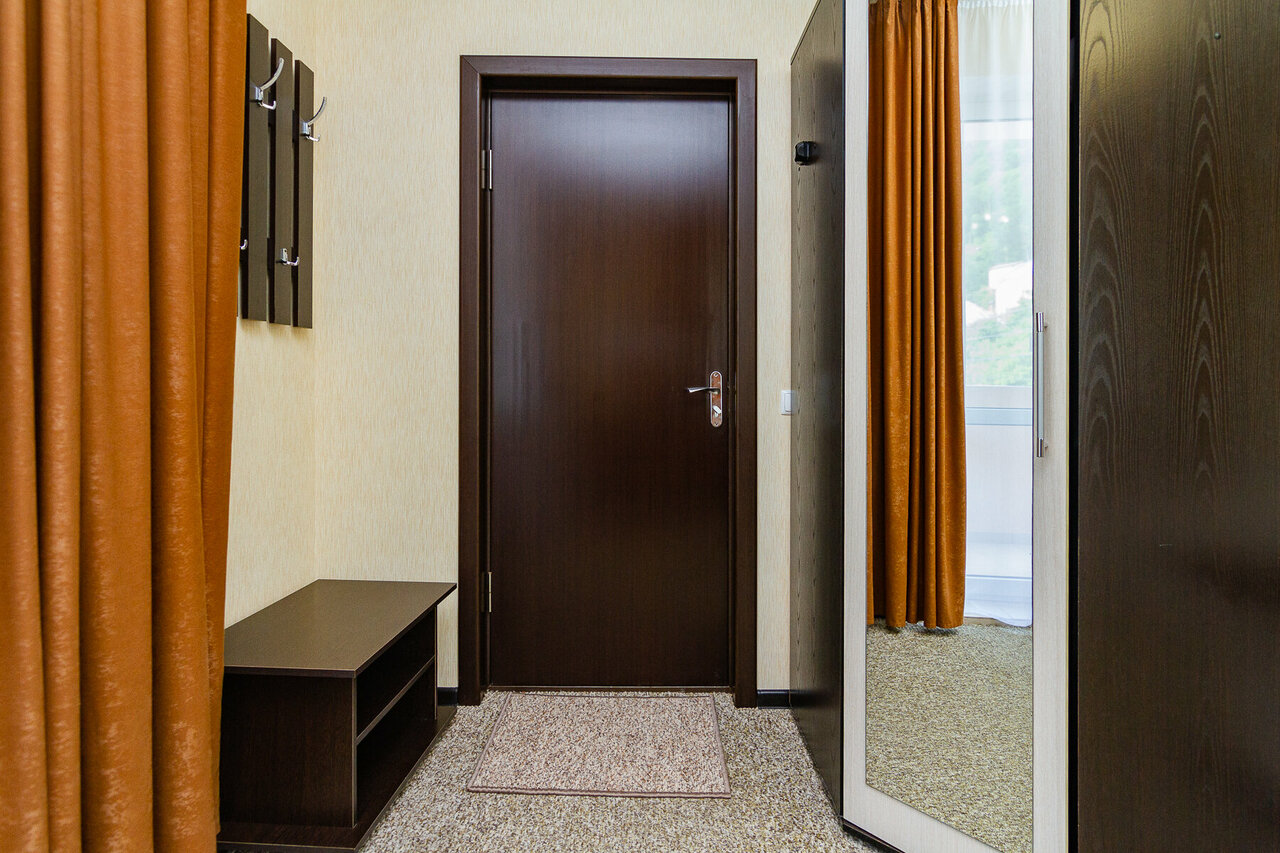 Гостиница Адмирал Небуг