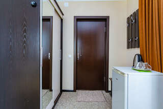 Гостиница Адмирал Небуг Семейный номер с балконом-4