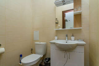 Гостиница Адмирал Небуг Трехместный номер с видом на горы-6