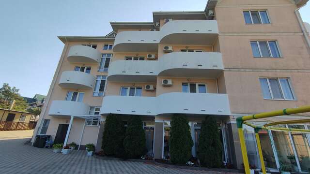 Гостиница Адмирал Небуг-92